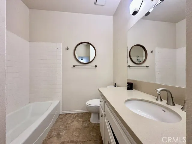 2542 W Macarthur Santa Ana, CA 92704