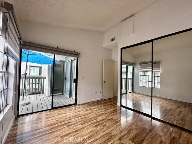 2542 W Macarthur Santa Ana, CA 92704