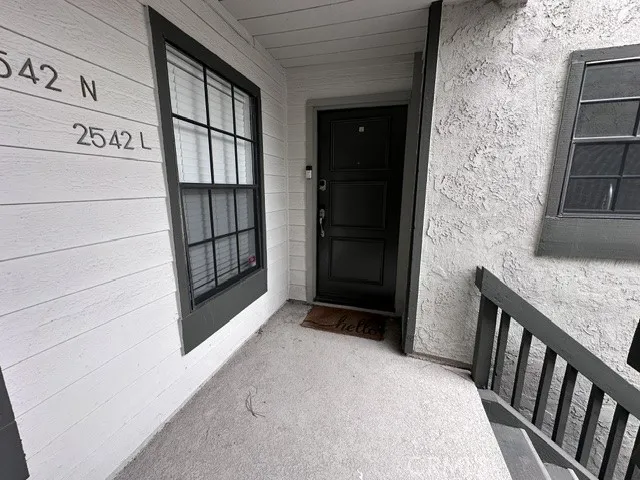 2542 W Macarthur Santa Ana, CA 92704