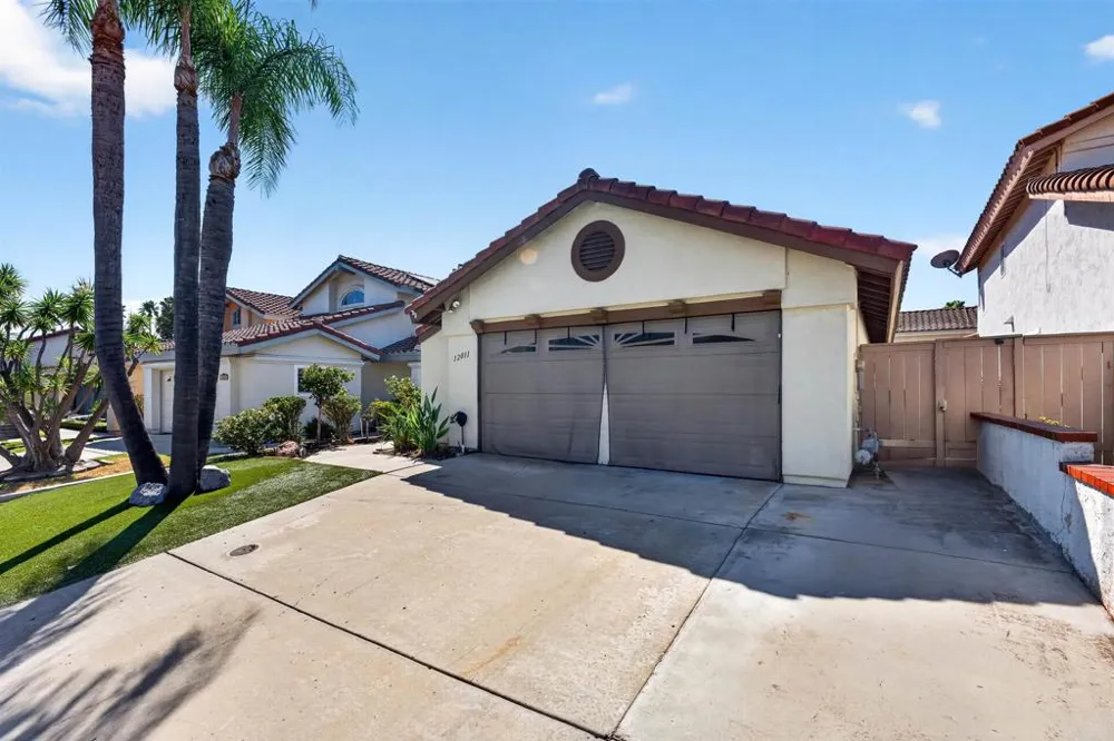 12011 Via Hacienda El Cajon, CA 92019