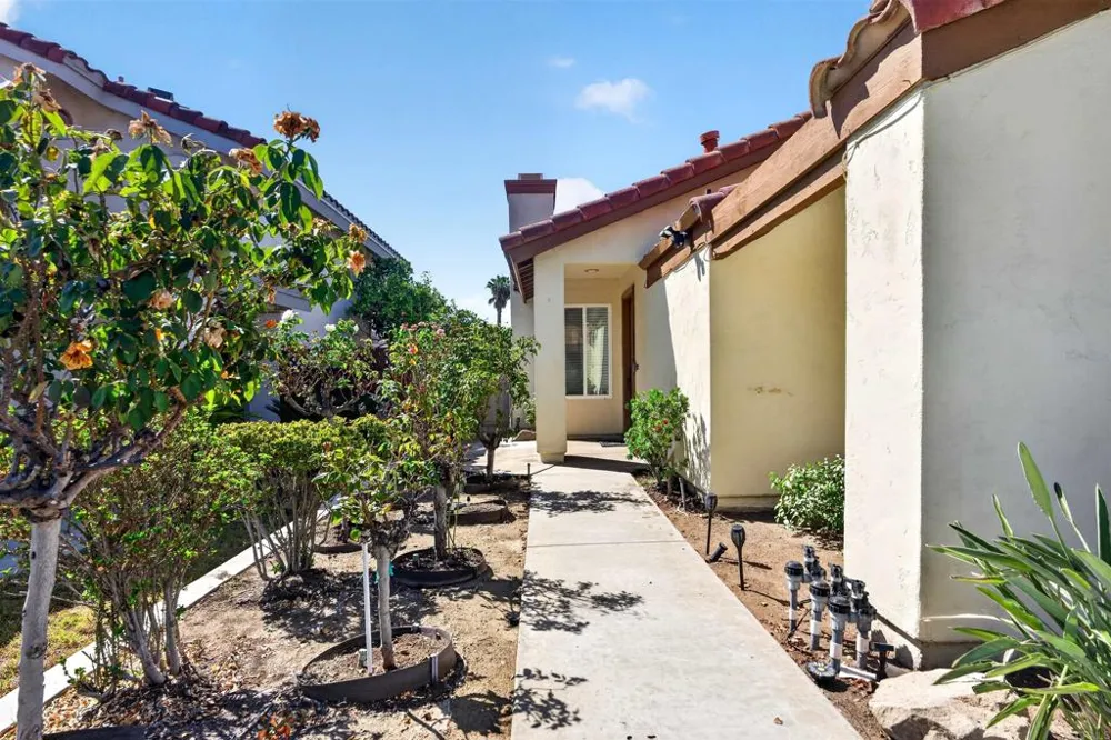 12011 Via Hacienda El Cajon, CA 92019