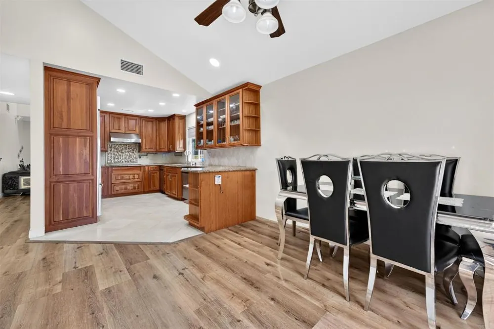 12011 Via Hacienda El Cajon, CA 92019