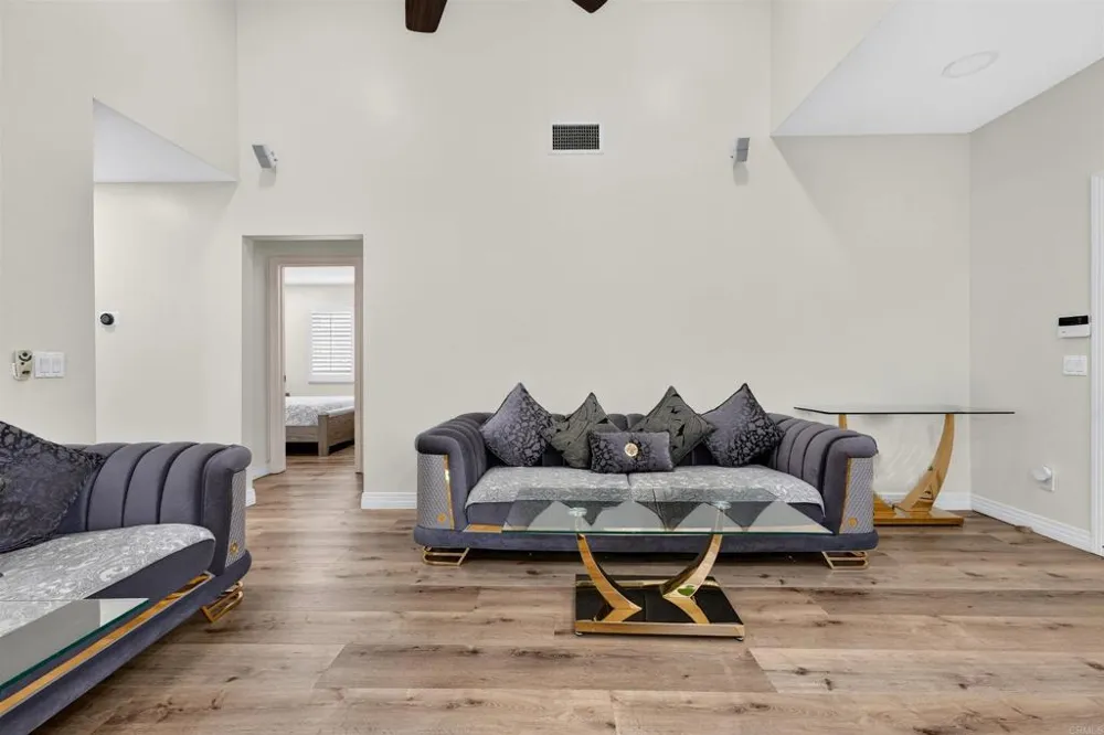 12011 Via Hacienda El Cajon, CA 92019
