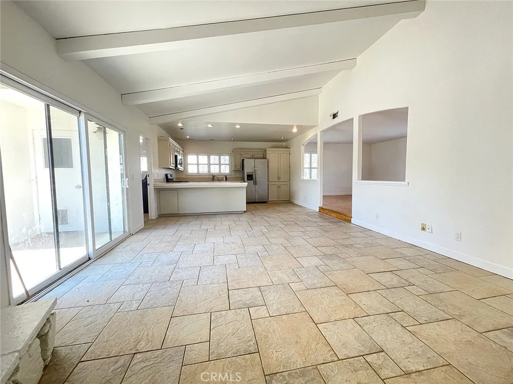4301 Edenbury Santa Maria, CA 93455
