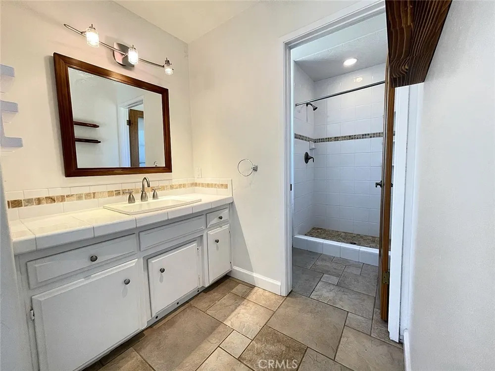 4301 Edenbury Santa Maria, CA 93455