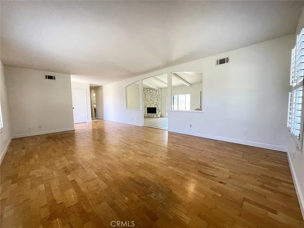 4301 Edenbury Santa Maria, CA 93455