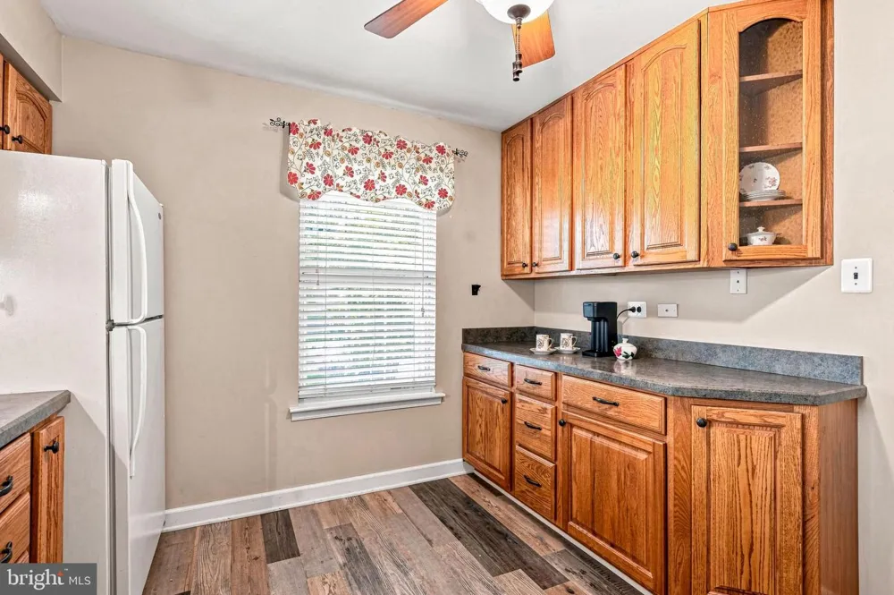 6 AVANDALE COURT Mount Laurel, NJ 08054