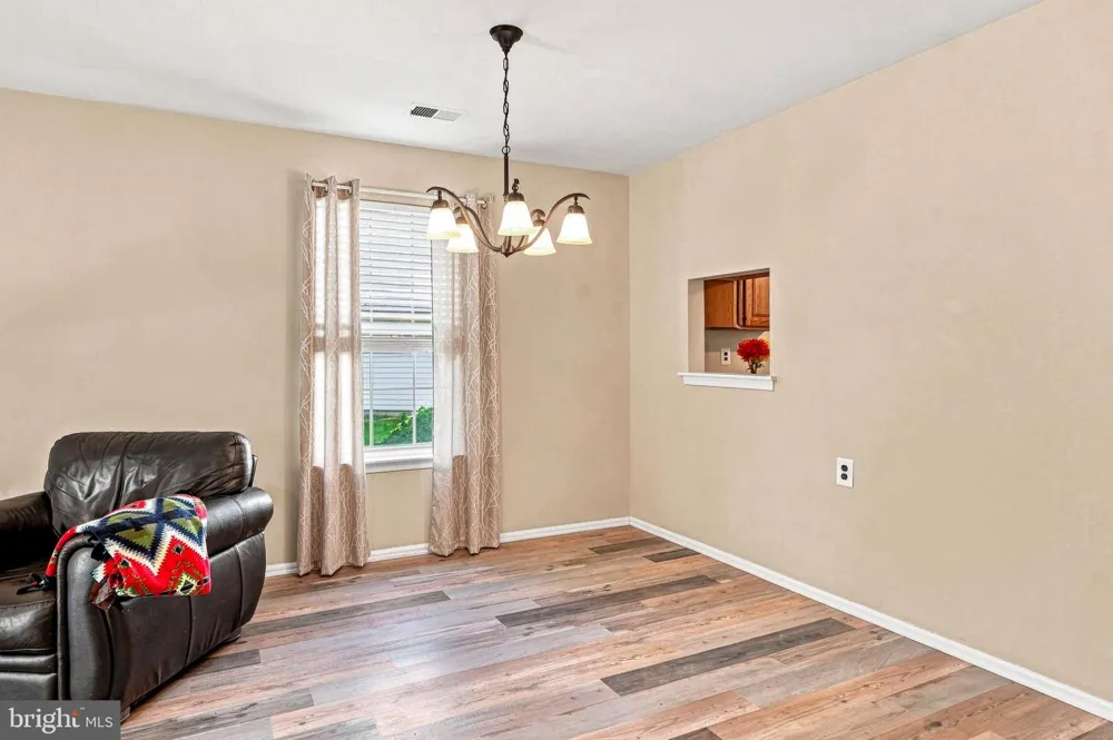 6 AVANDALE COURT Mount Laurel, NJ 08054