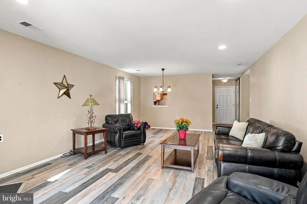 6 AVANDALE COURT Mount Laurel, NJ 08054