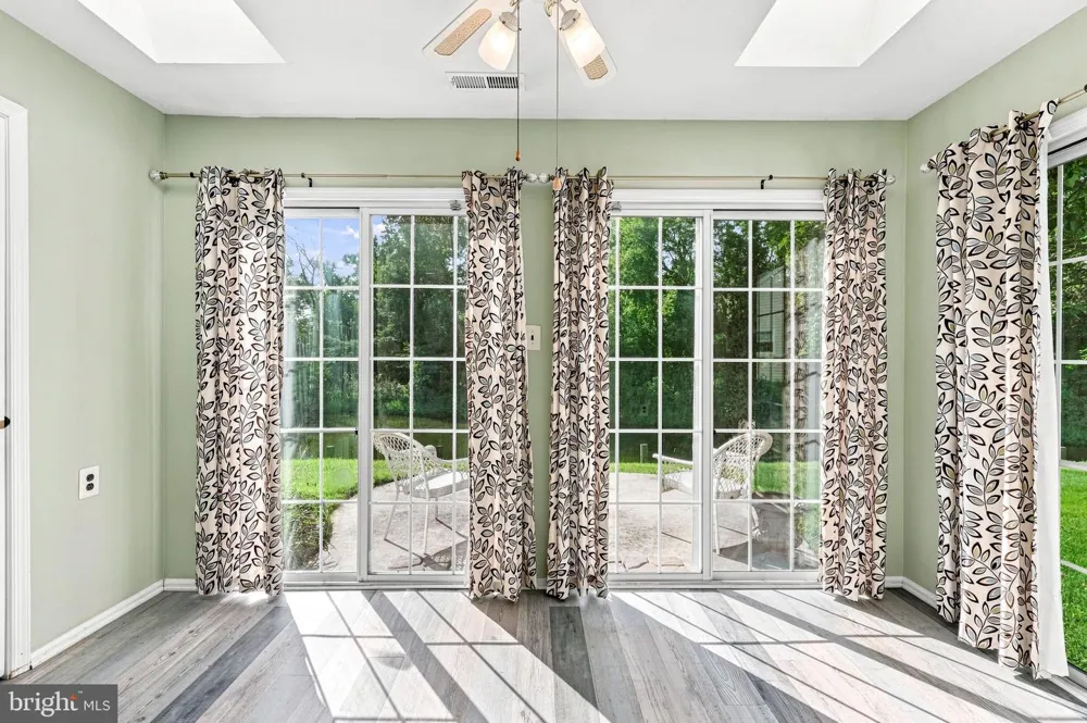 6 AVANDALE COURT Mount Laurel, NJ 08054