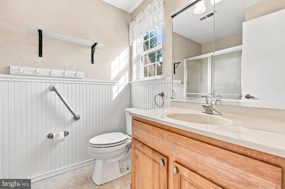 6 AVANDALE COURT Mount Laurel, NJ 08054