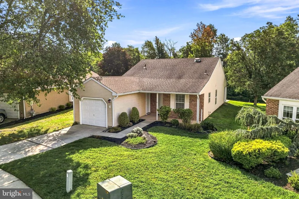 6 AVANDALE COURT Mount Laurel, NJ 08054