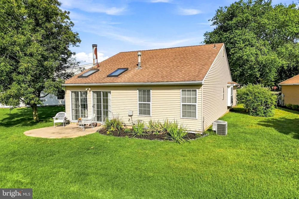 6 AVANDALE COURT Mount Laurel, NJ 08054