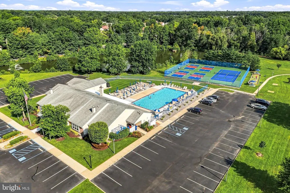 6 AVANDALE COURT Mount Laurel, NJ 08054