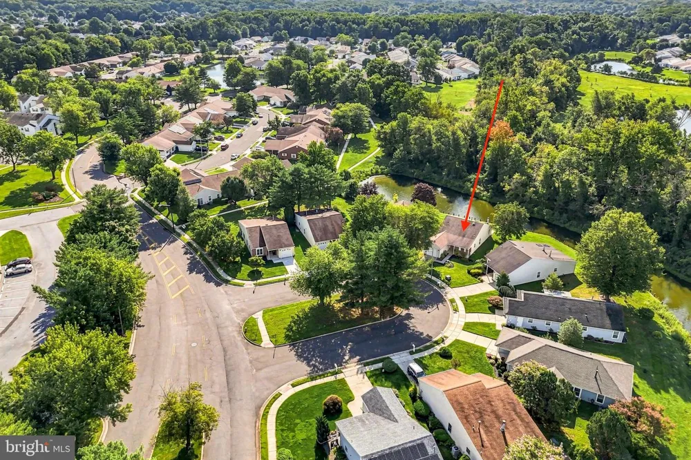 6 AVANDALE COURT Mount Laurel, NJ 08054
