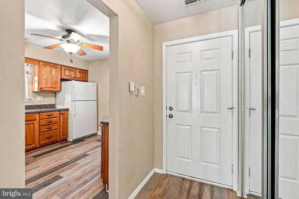 6 AVANDALE COURT Mount Laurel, NJ 08054