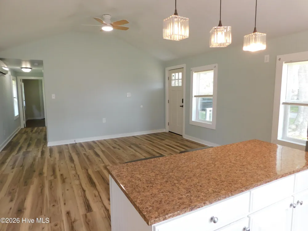 119 Earl Avenue Beaufort, NC 28516