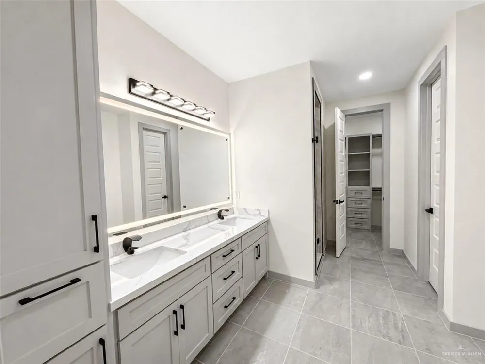 3003 E Sabinal Avenue Hidalgo, TX 78557
