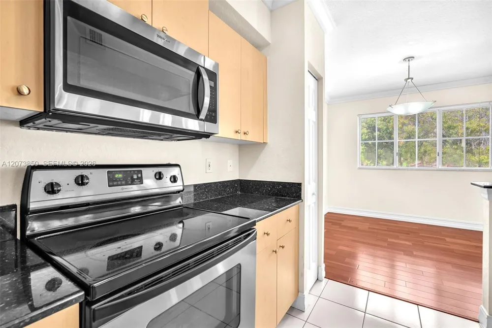 2532 Centergate Dr #201 Miramar, FL 33025