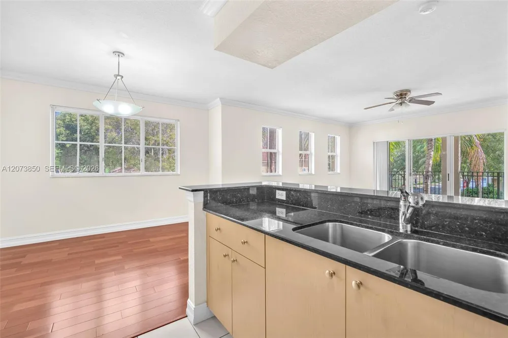 2532 Centergate Dr #201 Miramar, FL 33025
