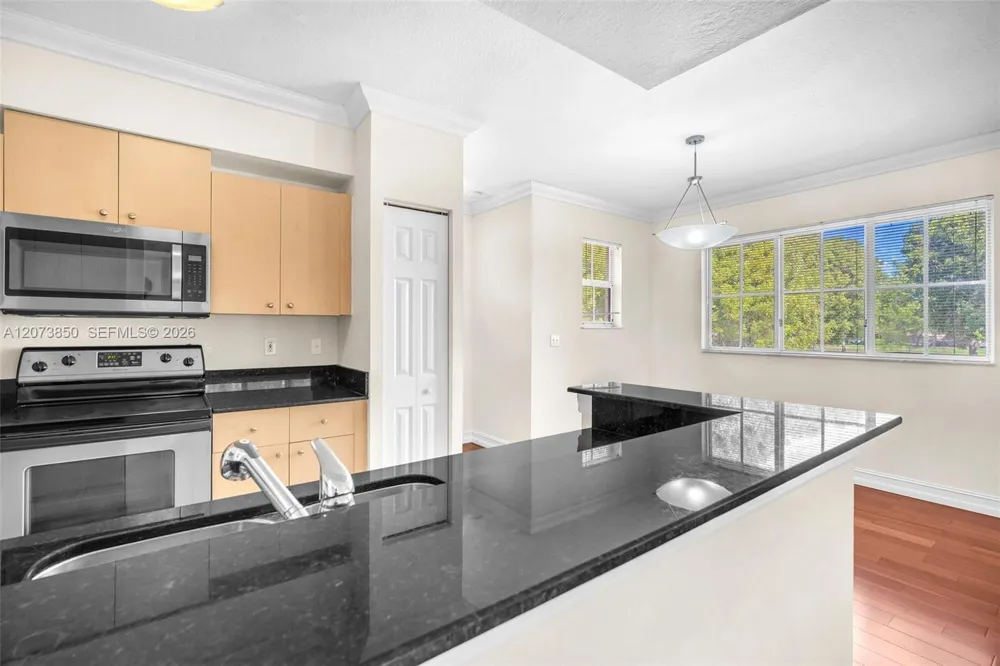 2532 Centergate Dr #201 Miramar, FL 33025