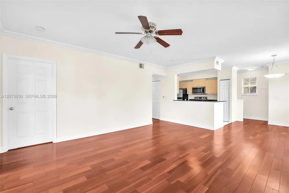2532 Centergate Dr #201 Miramar, FL 33025