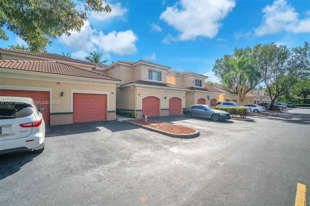 2532 Centergate Dr #201 Miramar, FL 33025