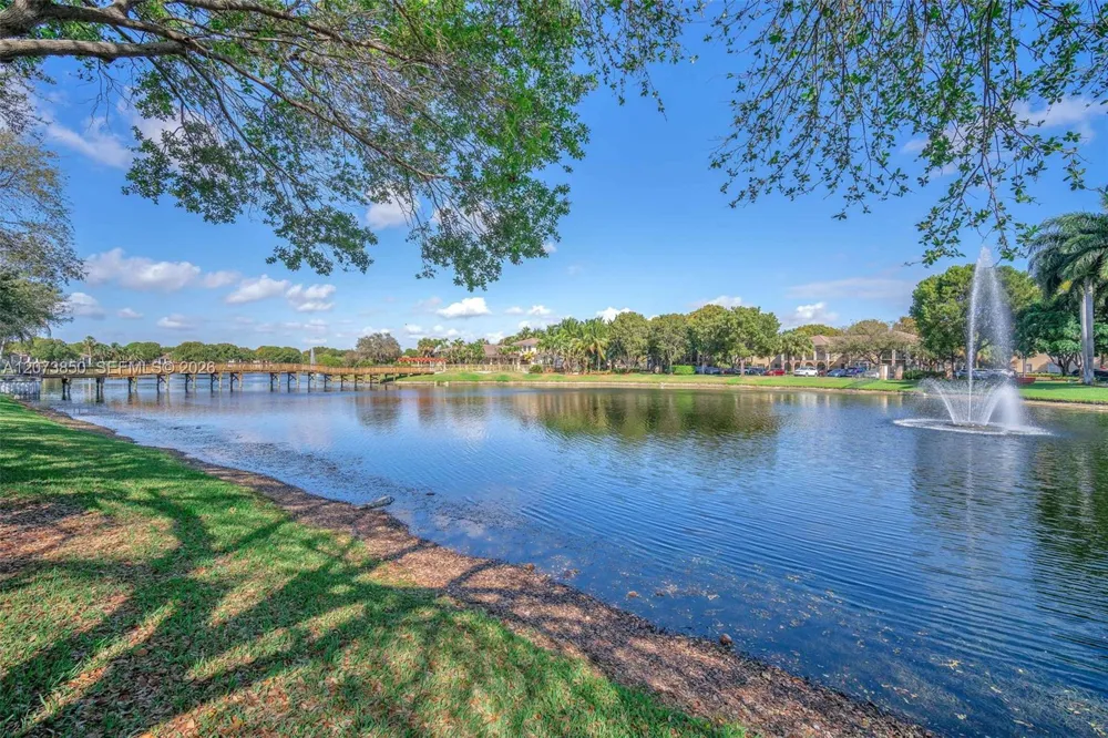 2532 Centergate Dr #201 Miramar, FL 33025