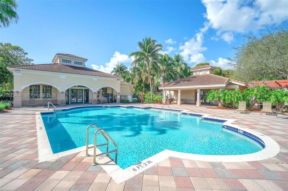 2532 Centergate Dr #201 Miramar, FL 33025
