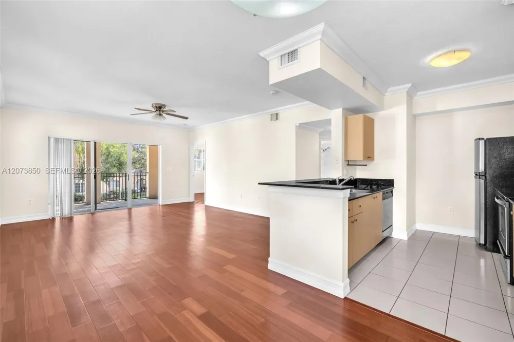 2532 Centergate Dr #201 Miramar, FL 33025