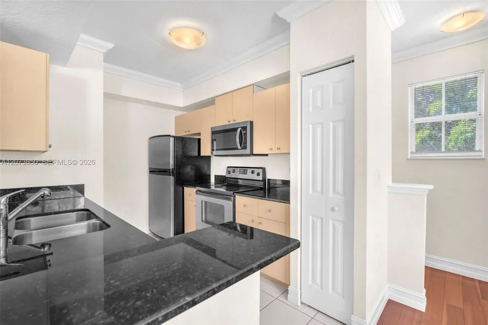 2532 Centergate Dr #201 Miramar, FL 33025