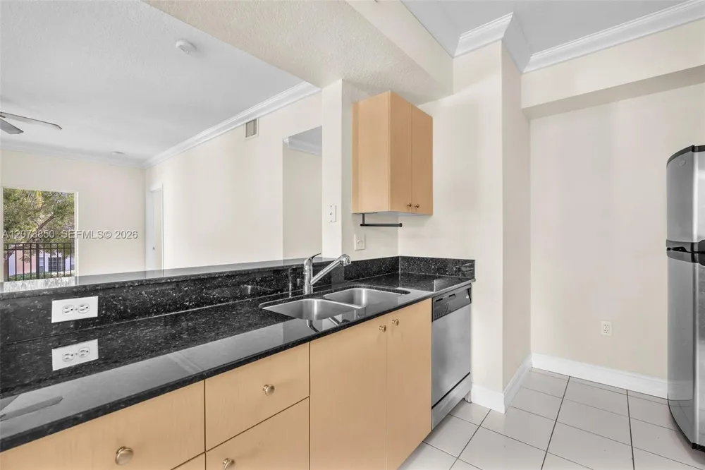 2532 Centergate Dr #201 Miramar, FL 33025