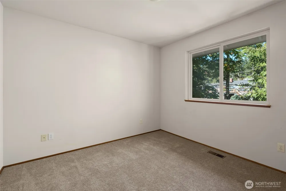 2090 SW Putnam Drive Oak Harbor, WA 98277