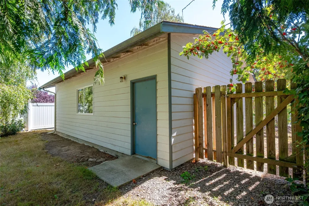 2090 SW Putnam Drive Oak Harbor, WA 98277