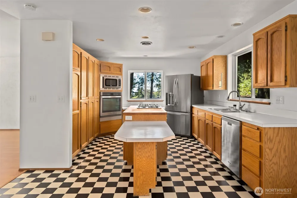 2090 SW Putnam Drive Oak Harbor, WA 98277