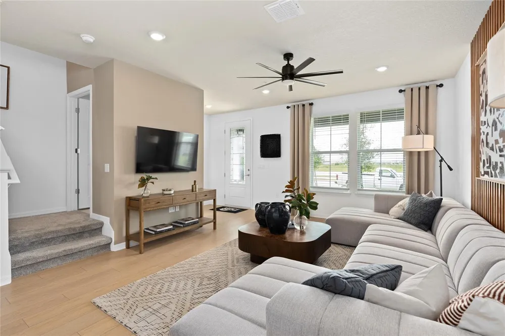 10522 EVENING STAR SREET Orlando, FL 32829