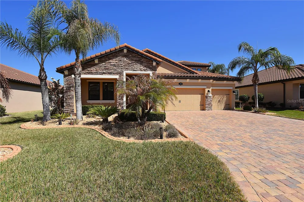 3949 AQUILLA DRIVE Lakeland, FL 33810