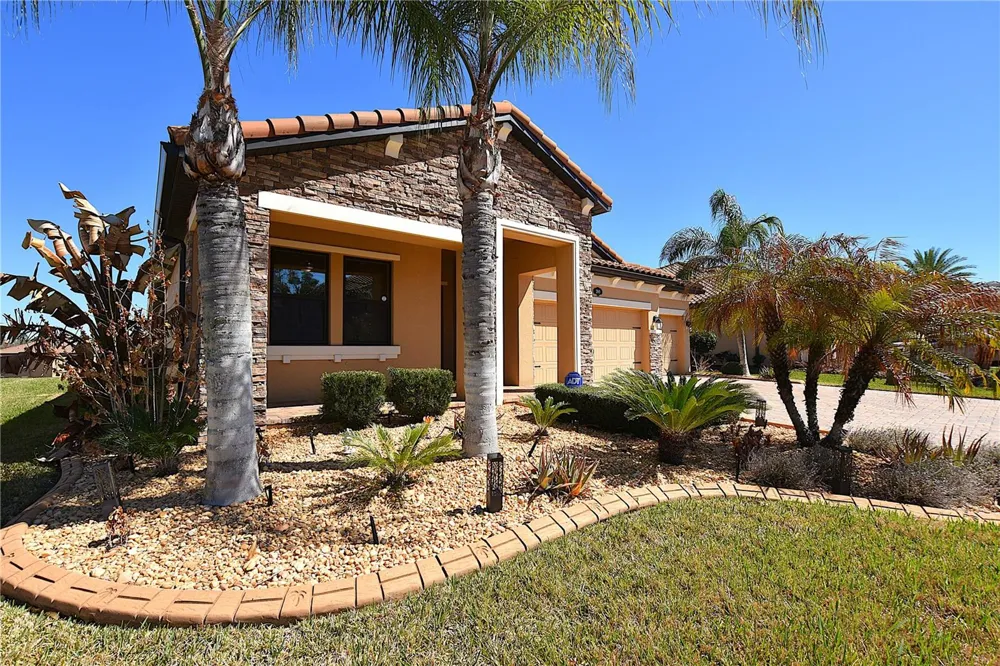 3949 AQUILLA DRIVE Lakeland, FL 33810