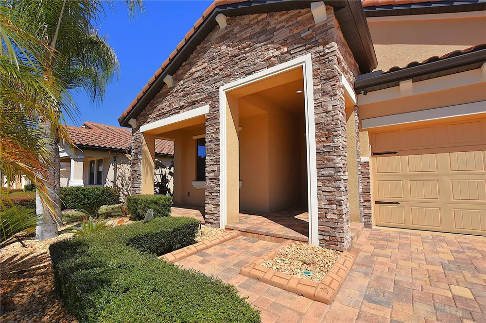 3949 AQUILLA DRIVE Lakeland, FL 33810