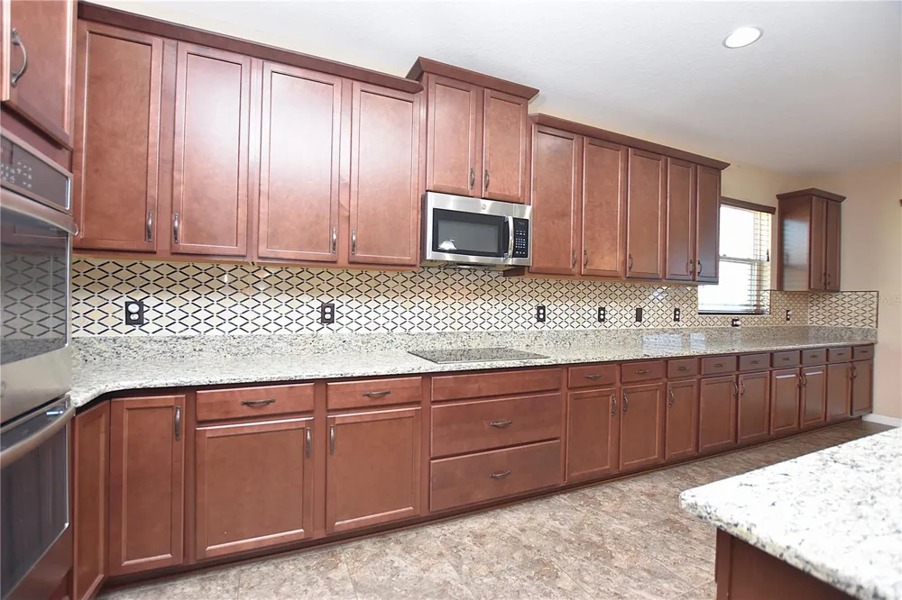 3949 AQUILLA DRIVE Lakeland, FL 33810
