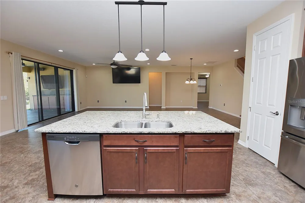 3949 AQUILLA DRIVE Lakeland, FL 33810