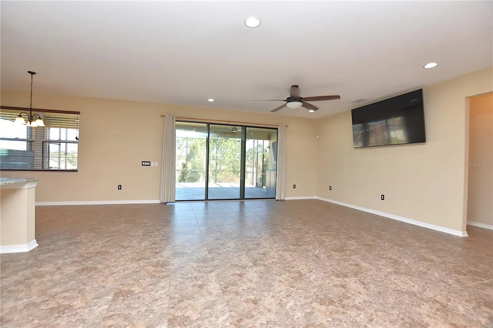 3949 AQUILLA DRIVE Lakeland, FL 33810