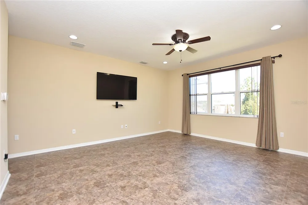 3949 AQUILLA DRIVE Lakeland, FL 33810