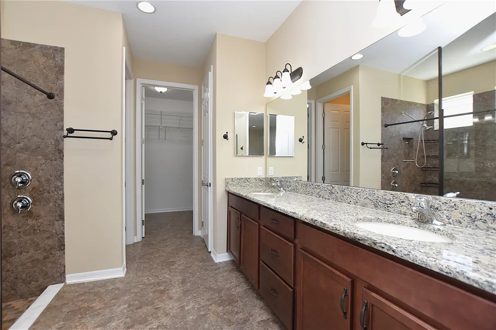 3949 AQUILLA DRIVE Lakeland, FL 33810