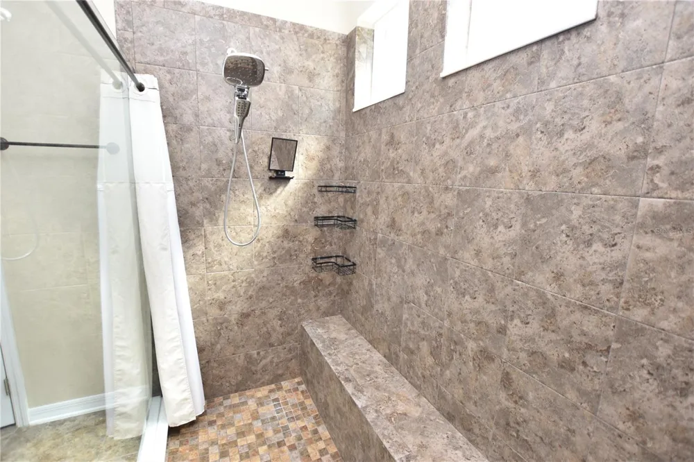3949 AQUILLA DRIVE Lakeland, FL 33810