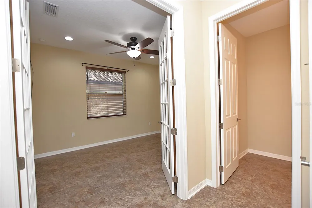 3949 AQUILLA DRIVE Lakeland, FL 33810
