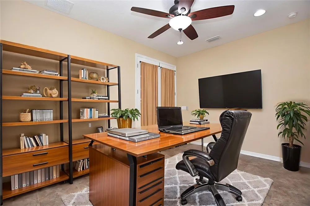 3949 AQUILLA DRIVE Lakeland, FL 33810