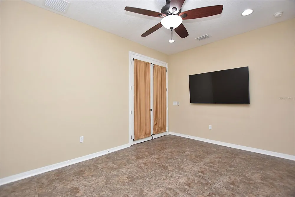 3949 AQUILLA DRIVE Lakeland, FL 33810