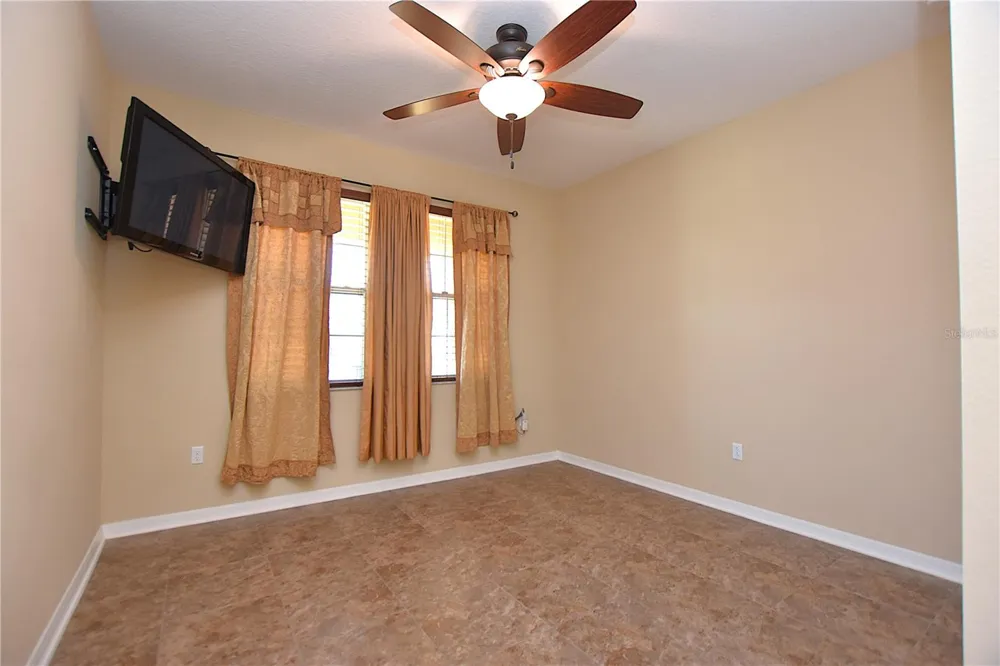 3949 AQUILLA DRIVE Lakeland, FL 33810