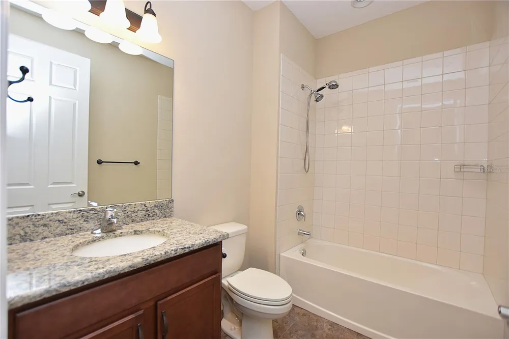 3949 AQUILLA DRIVE Lakeland, FL 33810